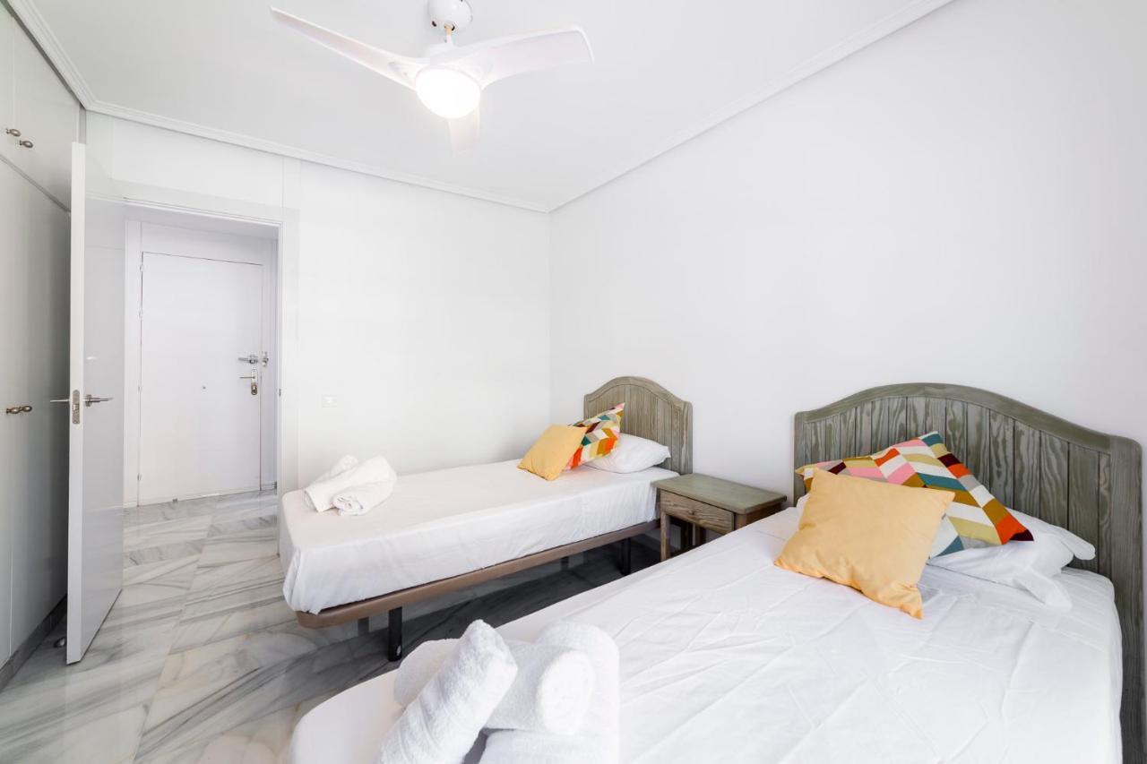 Apartamento Faro 2 Roquetas de Mar Luaran gambar